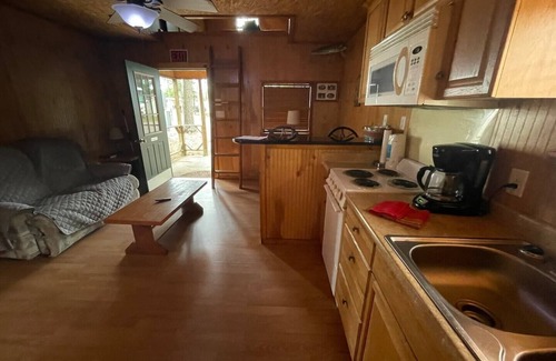 Negreet Cabin | Cabin 14 at Tranquility Bay Resort