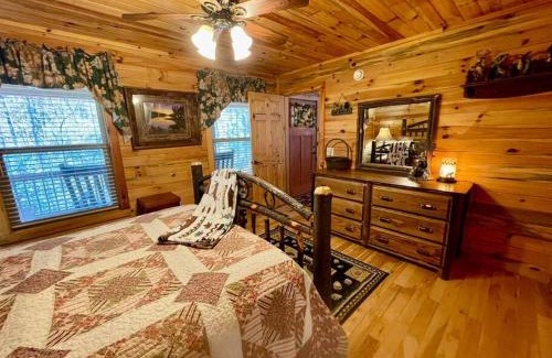Helen House | Cabin 2 bed close to Helen hot tub #15