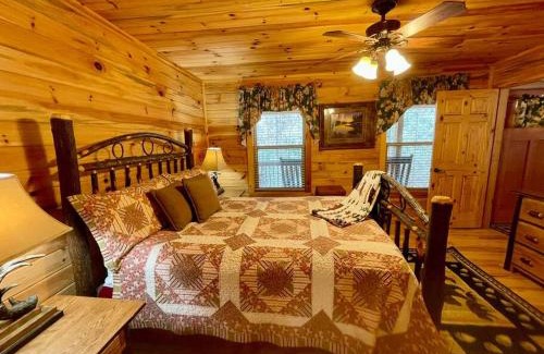Helen House | Cabin 2 bed close to Helen hot tub #15
