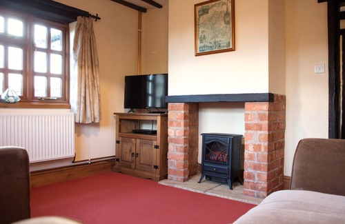 Little Malvern Cottage | Cabin ∙ 2 bedrooms ∙ 4 guests