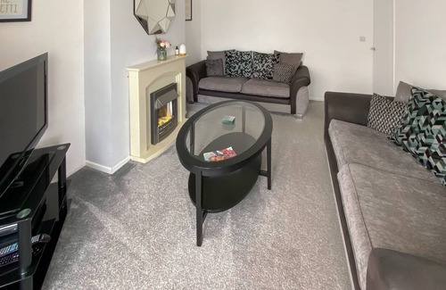 Thornton-Cleveleys Cottage | Cabin ∙ 2 bedrooms ∙ 4 guests