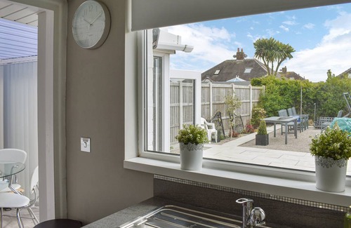 Thornton-Cleveleys Cottage | Cabin ∙ 2 bedrooms ∙ 4 guests