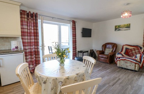 Crich Cottage | Cabin ∙ 2 bedrooms ∙ 4 guests