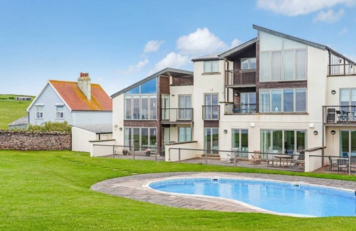 Burgh Island Cottage | Cabin ∙ 2 bedrooms ∙ 4 guests