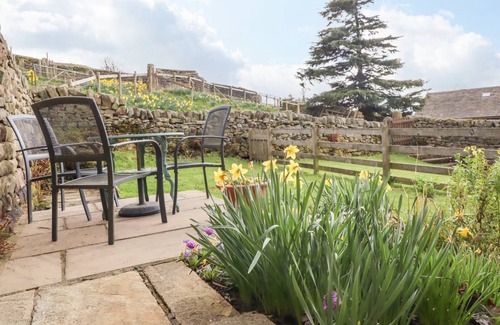 Silsden Cottage | Cabin ∙ 2 bedrooms ∙ 3 guests