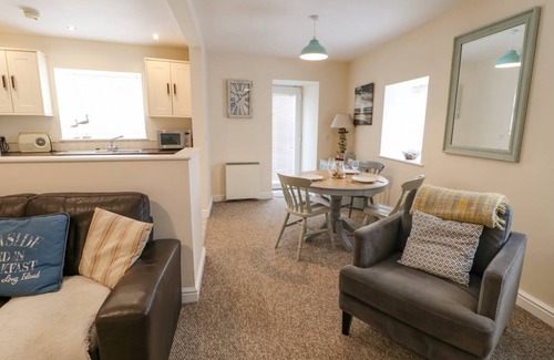 Amble Cottage | Cabin ∙ 2 bedrooms ∙ 3 guests