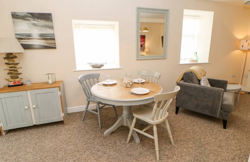 Amble Cottage | Cabin ∙ 2 bedrooms ∙ 3 guests