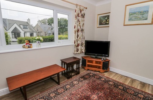 Amlwch Cottage | Cabin ∙ 2 bedrooms ∙ 4 guests