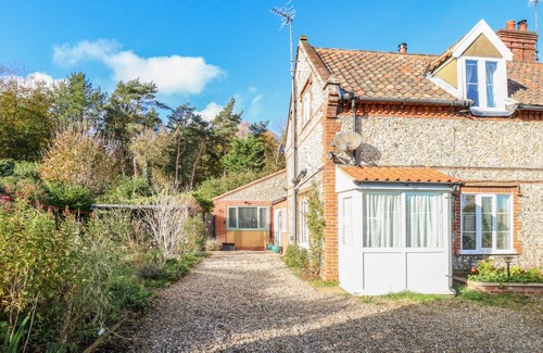 Felbrigg Cottage | Cabin ∙ 2 bedrooms ∙ 4 guests