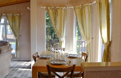 Dinnet Cottage | Cabin ∙ 2 bedrooms ∙ 4 guests