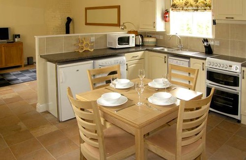 Knutsford Cottage | Cabin ∙ 2 bedrooms ∙ 4 guests