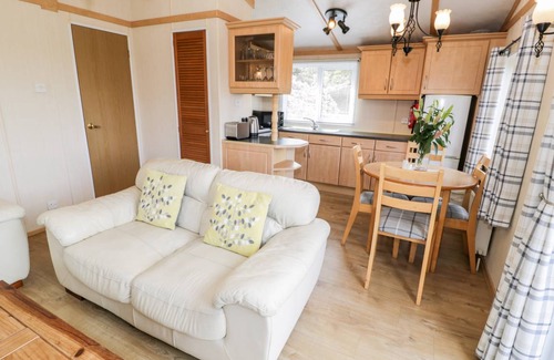 Rhyd-y-foel Cottage | Cabin ∙ 2 bedrooms ∙ 4 guests