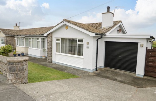 Benllech Cottage | Cabin ∙ 2 bedrooms ∙ 4 guests