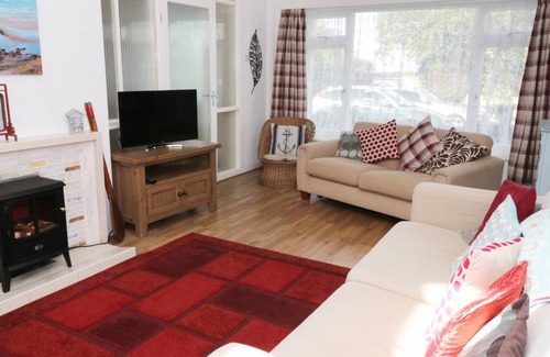 Benllech Cottage | Cabin ∙ 2 bedrooms ∙ 4 guests