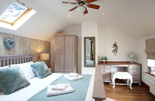 Blakeney Cottage | Cabin ∙ 2 bedrooms ∙ 4 guests