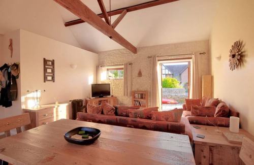Rousdon Cottage | Cabin ∙ 2 bedrooms ∙ 4 guests