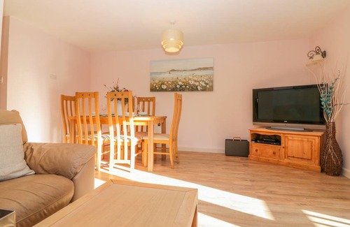 Modbury Cottage | Cabin ∙ 2 bedrooms ∙ 4 guests