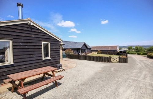 Craven Arms Cottage | Cabin ∙ 2 bedrooms ∙ 4 guests