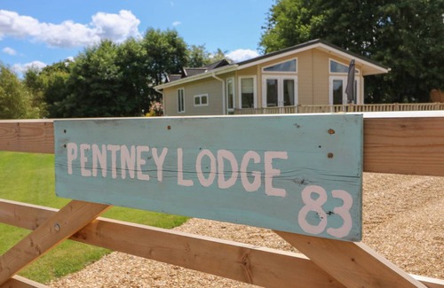 Pentney Cottage | Cabin ∙ 2 bedrooms ∙ 4 guests