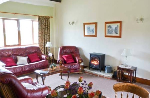 Newport Cottage | Cabin ∙ 2 bedrooms ∙ 4 guests
