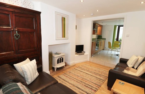 Castleton Cottage | Cabin ∙ 2 bedrooms ∙ 3 guests