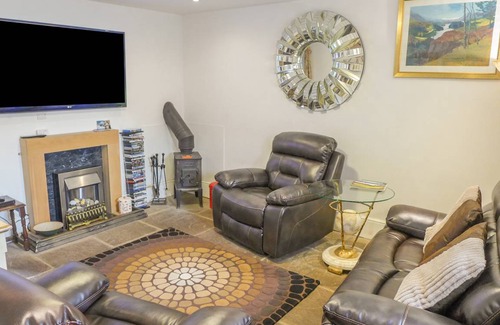 Blackwell in the Peak Cottage | Cabin ∙ 2 bedrooms ∙ 4 guests
