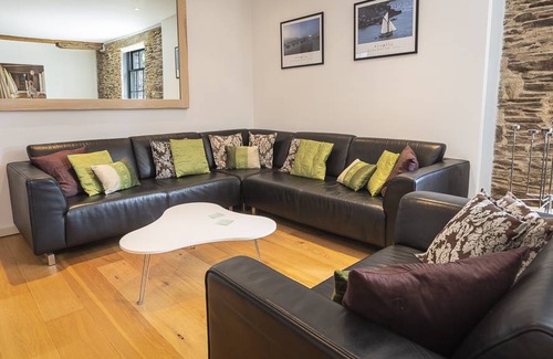 Dartmouth Cottage | Cabin ∙ 2 bedrooms ∙ 4 guests