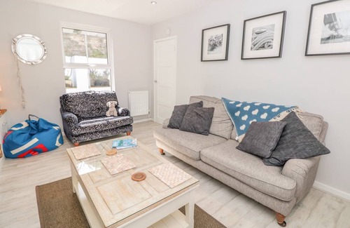 Dartmouth Cottage | Cabin ∙ 2 bedrooms ∙ 4 guests