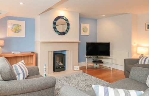 Dartmouth Cottage | Cabin ∙ 2 bedrooms ∙ 4 guests