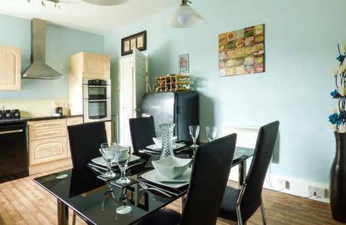 Hunstanton Cottage | Cabin ∙ 2 bedrooms ∙ 4 guests