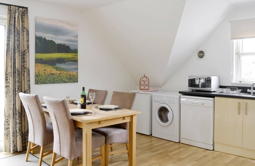 Inchmarlo Cottage | Cabin ∙ 2 bedrooms ∙ 4 guests