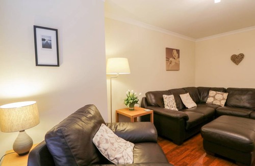 Inverness Cottage | Cabin ∙ 2 bedrooms ∙ 4 guests