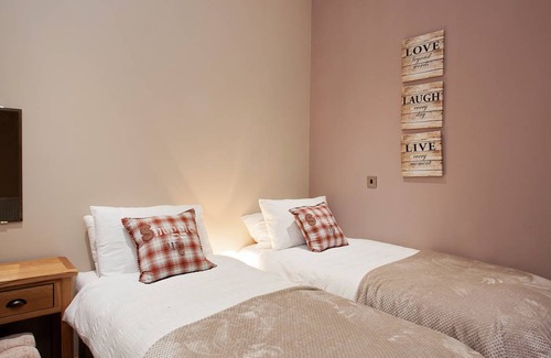 Consett Cottage | Cabin ∙ 2 bedrooms ∙ 4 guests