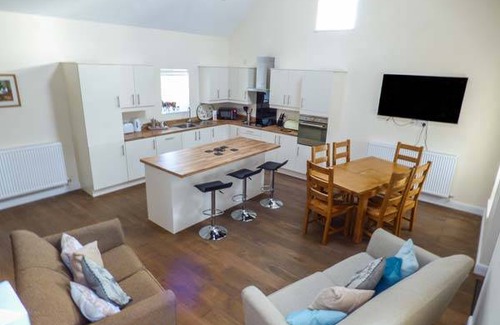 Cemaes Bay Cottage | Cabin ∙ 2 bedrooms ∙ 4 guests