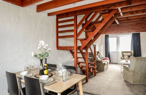 Llanengan Cottage | Cabin ∙ 2 bedrooms ∙ 4 guests