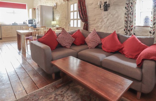 Llangollen Cottage | Cabin ∙ 2 bedrooms ∙ 3 guests