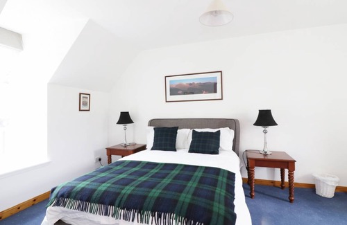 Stonehaven Cottage | Cabin ∙ 2 bedrooms ∙ 5 guests