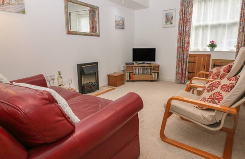Tideswell Cottage | Cabin ∙ 2 bedrooms ∙ 4 guests