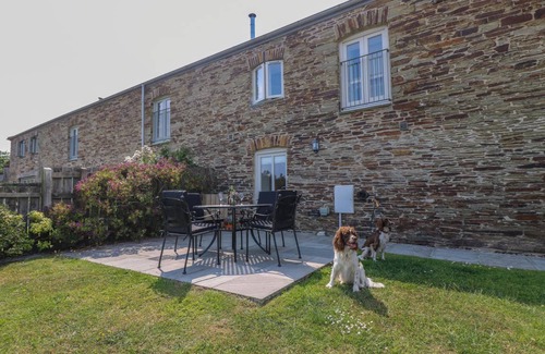 Tredinnick Cottage | Cabin ∙ 2 bedrooms ∙ 4 guests