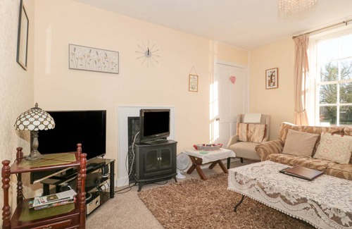 Dursley Cottage | Cabin ∙ 2 bedrooms ∙ 6 guests