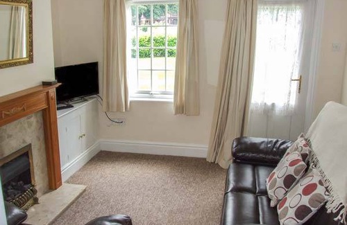 Stratford-upon-Avon Cottage | Cabin ∙ 2 bedrooms ∙ 3 guests