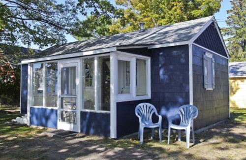 Carp Lake House | Cabin #2 - M Den cabin