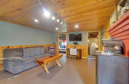 Tallassee Cabin | Cabin < 2 Mi to Great Smoky Mtns Nat’l Park!
