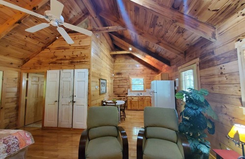 Galax Apartment | Cabin 299 - Along the Way