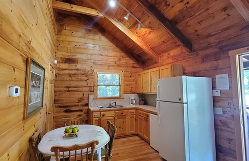 Galax Apartment | Cabin 299 - Along the Way