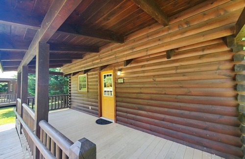 Galax Apartment | Cabin 299 - Along the Way