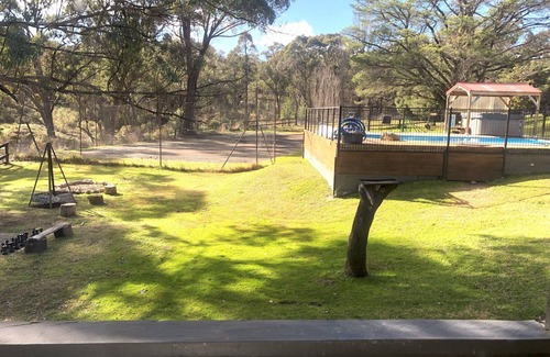 O'connell Cabin | Cabin 3 - 2 rooms with ensuite & sleeps 6 people. Guests can access amenities