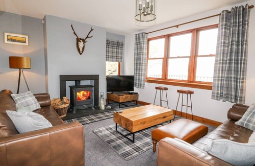 Lochailort Cottage | Cabin ∙ 3 bedrooms ∙ 5 guests