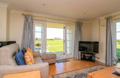 Thurlestone Cottage | Cabin ∙ 3 bedrooms ∙ 5 guests