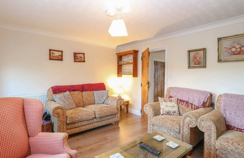 Stoke Ferry Cottage | Cabin ∙ 3 bedrooms ∙ 6 guests